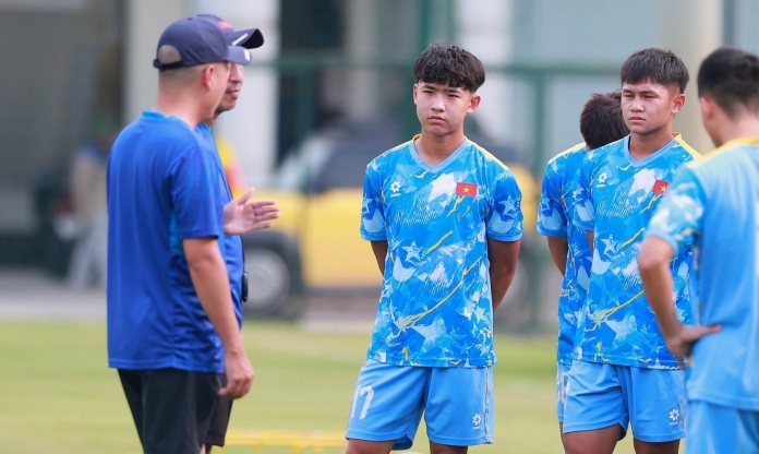 NÓNG: Việt kiều Tây Ban Nha cực chất cùng U19 Việt Nam sang Indonesia