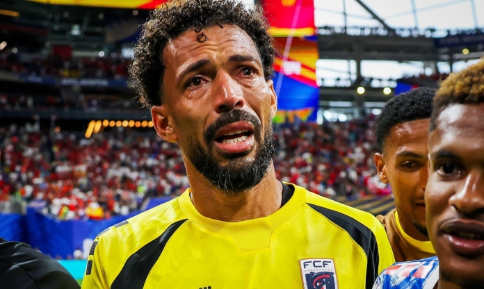 Thủ môn Cape Verde bật khóc sau kỳ tích World Cup vì nỗi đau không ai ngờ