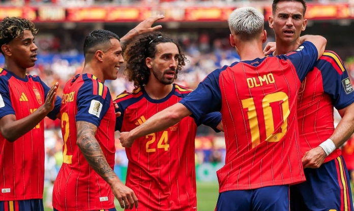 Tây Ban Nha san bằng kỷ lục điên rồ của Messi và Argentina