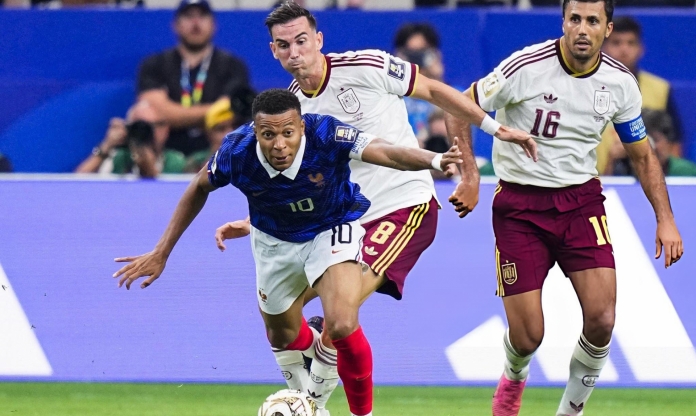 Mbappe công khai chỉ trích làm dậy sóng tuyển Pháp