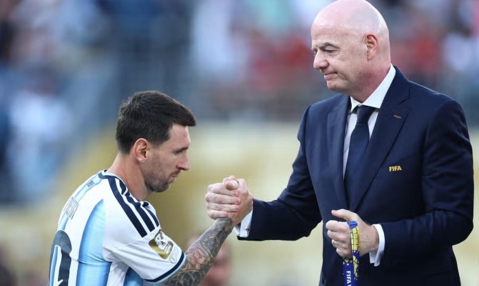 Cuộc chiến FIFA nóng lên: Argentina chọn phe, Anh phản đối
