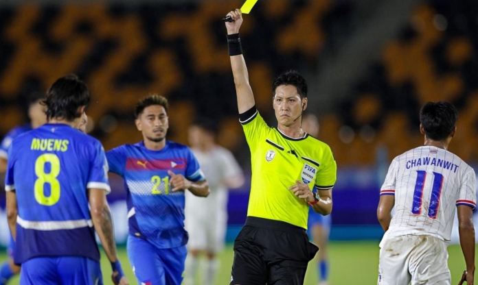 Trọng tài từng rút 345 thẻ vàng bắt trận Việt Nam vs Malaysia