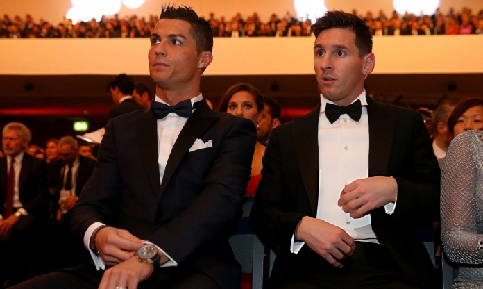 Ronaldo lập tức có động thái khi Messi trở lại cuộc đua QBV