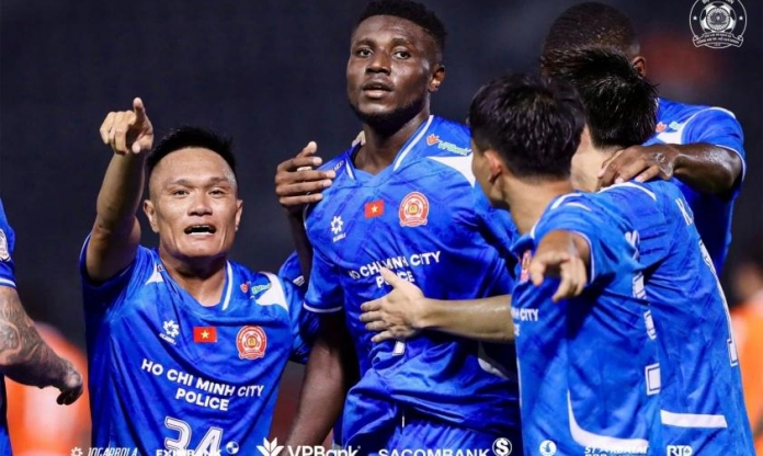 Truyền thông Thái Lan: 'Việt Nam nhập tịch gấp cho siêu tiền đạo Nigeria'