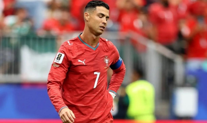 LĐBĐ Bồ Đào Nha điều tra khẩn cấp vụ Ronaldo