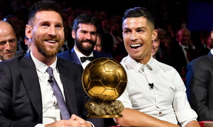 Ronaldo bỏ xa Messi ở cuộc đua Quả bóng Vàng đặc biệt