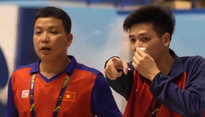 Kim Sơn chảy máu mũi ướt gối vẫn cố giành HCV cho Việt Nam