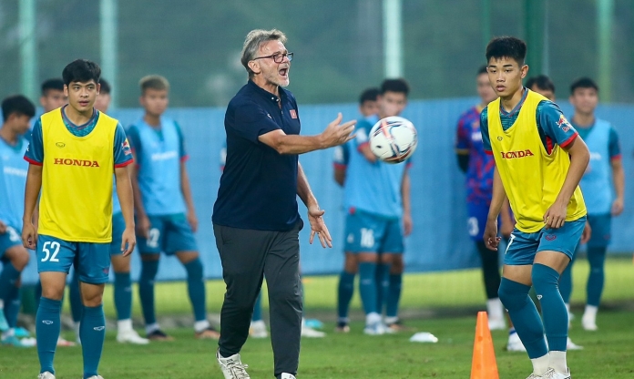 HLV Troussier mất 2 tiền đạo chủ lực tại U23 Việt Nam