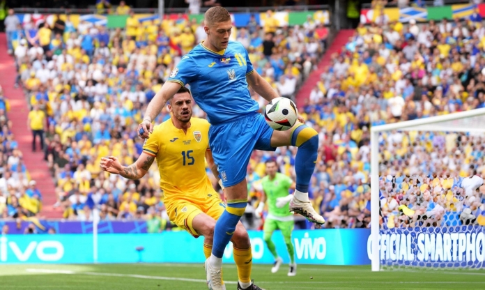 Trực tiếp Romania 1-0 Ukraine: Ukraine dâng lên
