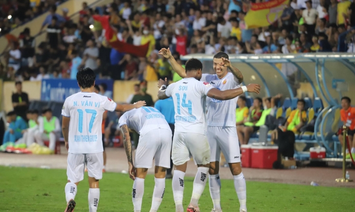 Video: Những pha đánh đầu không tưởng tại V-League 2023/24