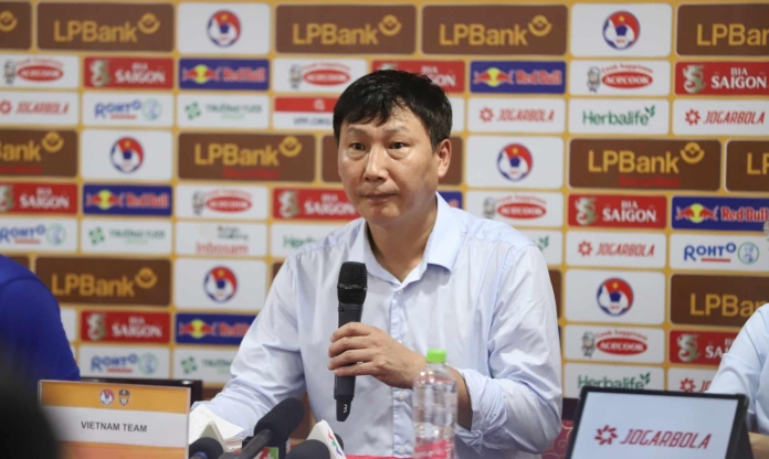 HLV Kim Sang Sik: 'Tôi không hài lòng khi không thể thắng Thái Lan'