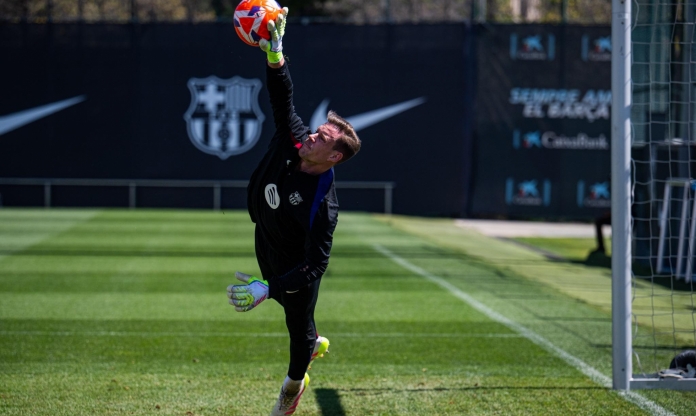 Tạm biệt Onana, MU chiêu mộ thủ môn lừng danh của Barca?