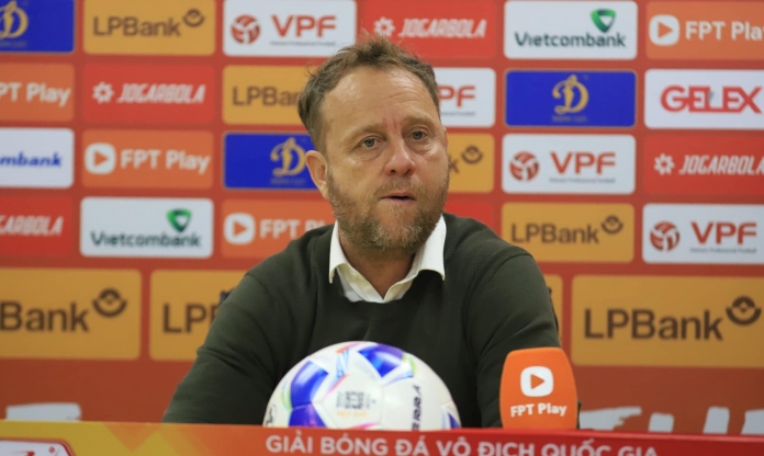 HLV Polking tiếc nuối vì mua hụt tiền vệ ĐT Việt Nam