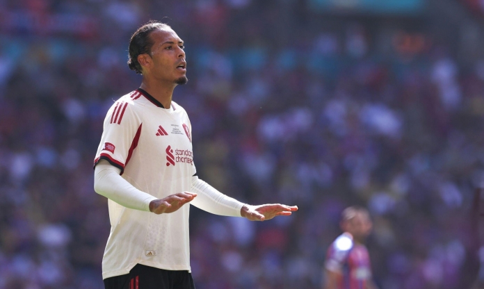 Van Dijk thất vọng khi Liverpool thua sốc trước Crystal Palace