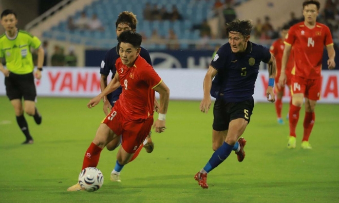 HLV Kim Sang Sik nói gì sau khi ĐT Việt Nam giành vé vào bán kết?