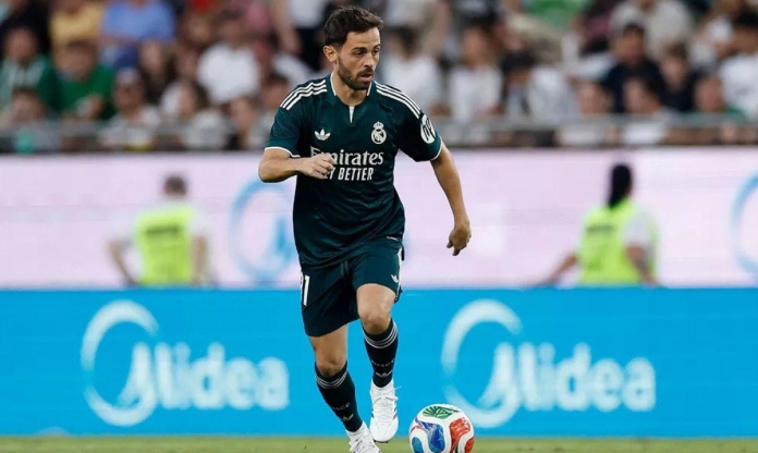 Tân binh Real Madrid vừa ra mắt đã bị Mourinho soi thẳng vấn đề