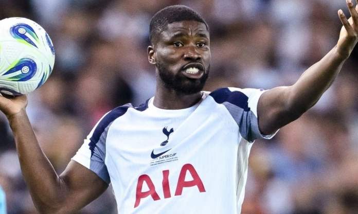 XÁC NHẬN: Tottenham chia tay “máy ném biên” từng vô địch Europa League