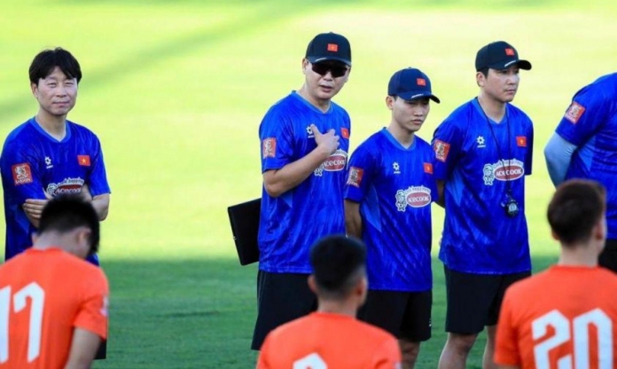 Báo Indonesia: HLV Kim Sang Sik vừa mất đi “cánh tay phải” ở ĐT Việt Nam!
