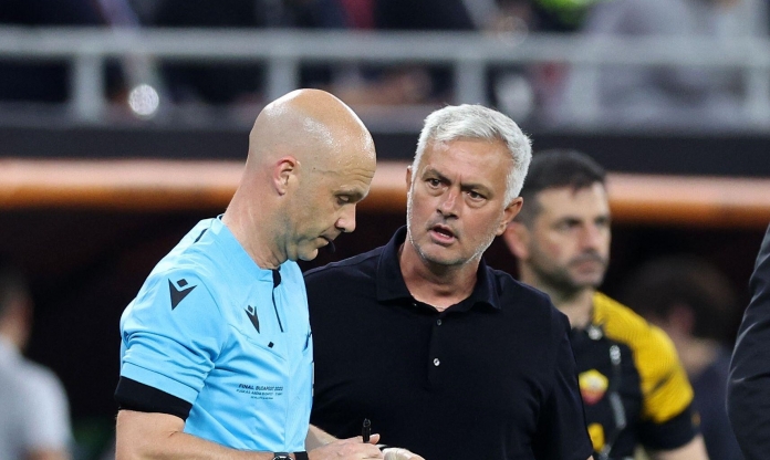 Mourinho đối mặt phạt nặng từ UEFA hậu chung kết C2