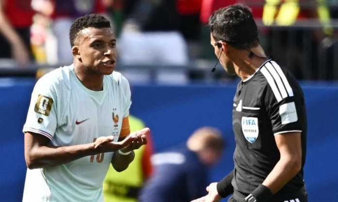 Vì sao quả phạt đền của Mbappe bị trì hoãn ở trận Pháp thắng Morocco?
