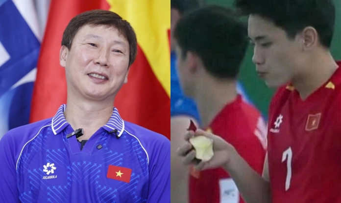 HLV Kim Sang Sik lên tiếng về khoảnh khắc Đình Bắc gây sốt