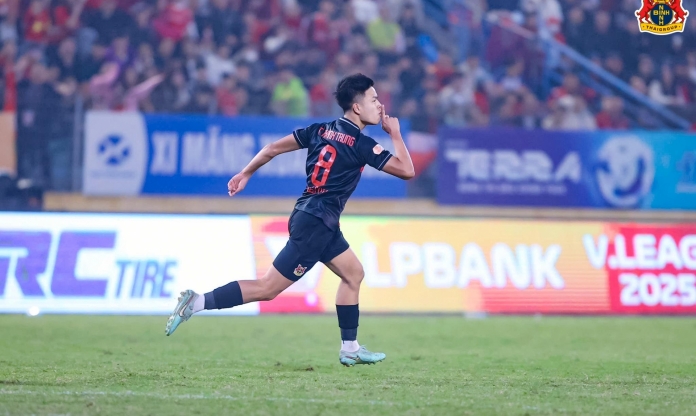 Việt kiều đẳng cấp châu Âu có bàn thắng đầu tiên ở Việt Nam