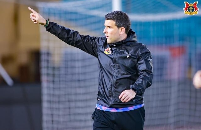 Hai trận thua liên tiếp, ghế HLV Ninh Bình bắt đầu lung lay