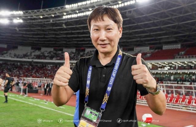 HLV Kim Sang Sik nối tiếp chuỗi kỷ lục vĩ đại cùng ĐT Việt Nam