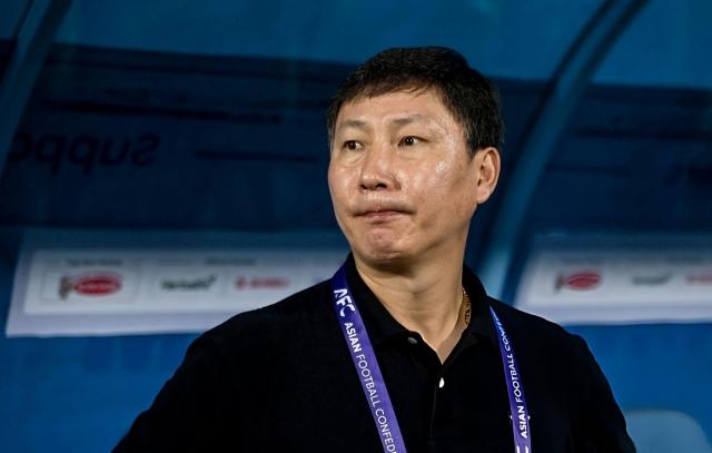 HLV Kim Sang Sik bất ngờ gọi Đình Bắc đá giải châu Á?