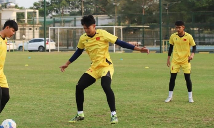 Thủ môn cao nhất lịch sử chính thức tái xuất tuyển Việt Nam