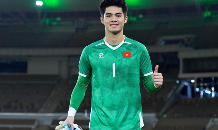 Thủ môn số 1 U23 cạnh tranh với 2 sao Việt kiều ở ĐT Việt Nam