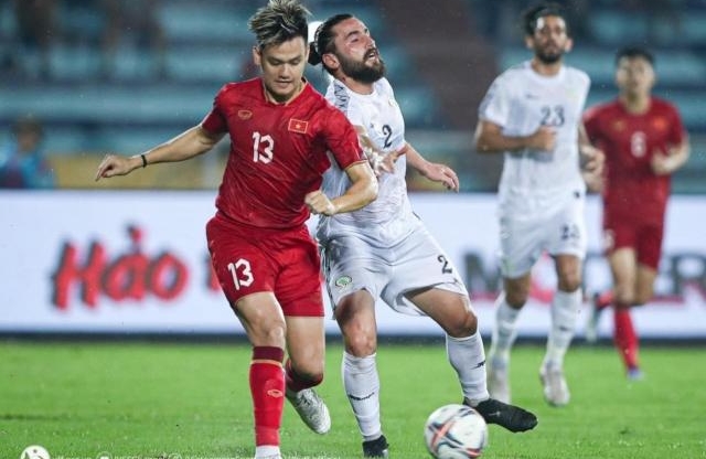 Cựu tuyển thủ Việt Nam từng dự World Cup gia nhập đại gia V.League