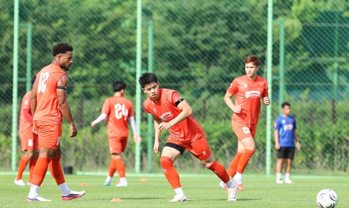 HLV Kim Sang Sik sắp chốt bộ khung ĐT Việt Nam cho AFF Cup