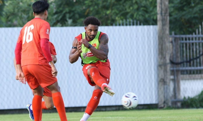 ĐT Việt Nam có buổi tập đầu tiên tại Thái Lan trước AFF Cup