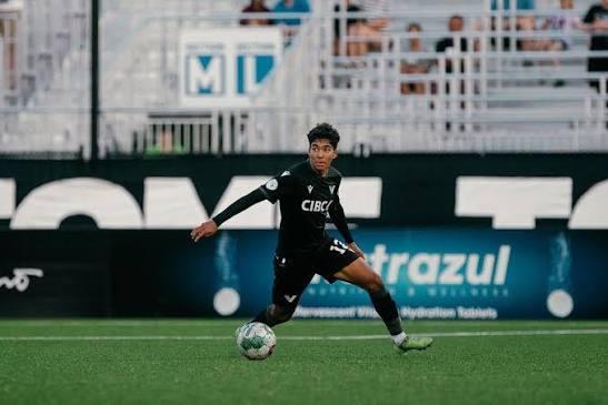 Việt kiều Canada chính thức cập bến đội bóng V.League