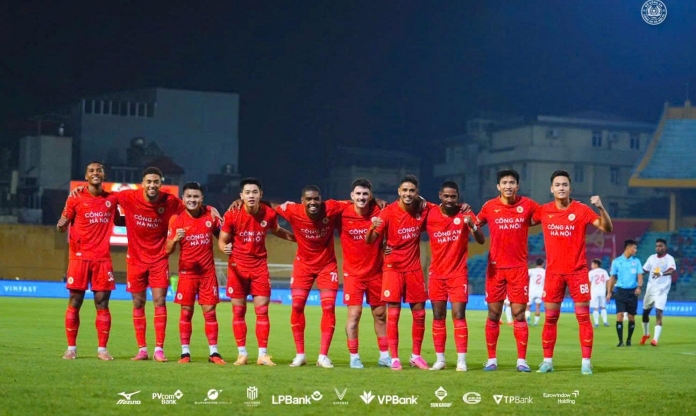 CAHN thị uy sức mạnh ở trận mở màn V.League