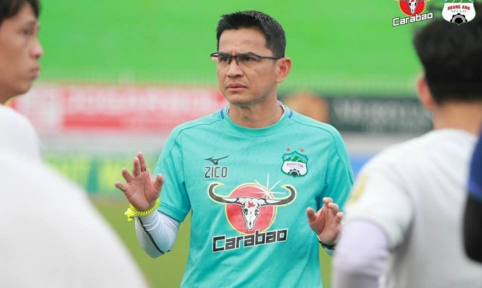 HLV Kiatisak nói điều cực bất ngờ về tiền đạo U23 Việt Nam