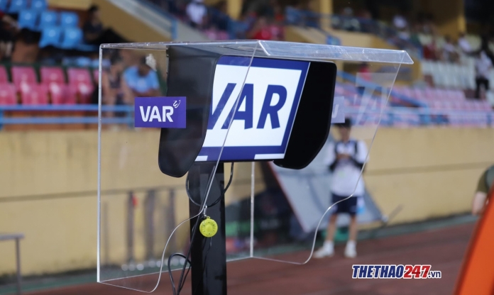 VFF dùng cả trọng tài ngoại và VAR tại V-League