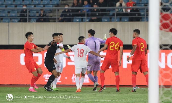 FIFA ra phán quyết về án phạt của ĐT Việt Nam vs Trung Quốc