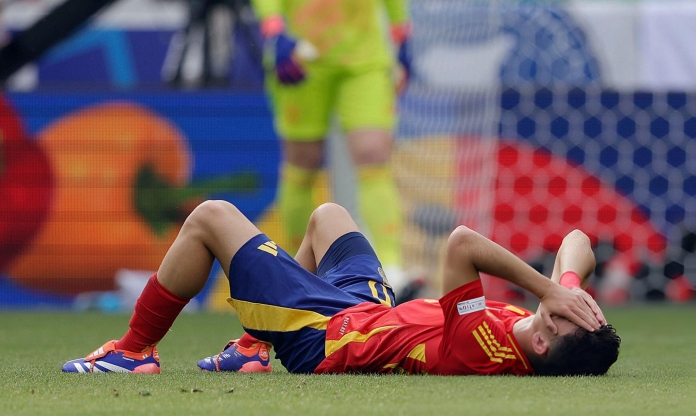 Vừa thắng Đức, Tây Ban Nha nhận tin không thể buồn hơn