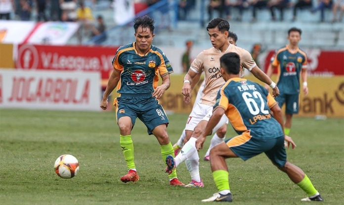 HAGL và CAHN nhận án phạt tại V-League