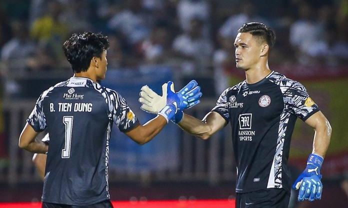 Thủ môn Bùi Tiến Dũng sẵn sàng cạnh tranh với sao Việt kiều