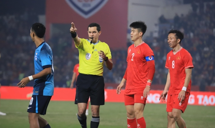 CĐV Thái Lan đồng loạt tố trọng tài giúp ĐT Việt Nam vào chung kết