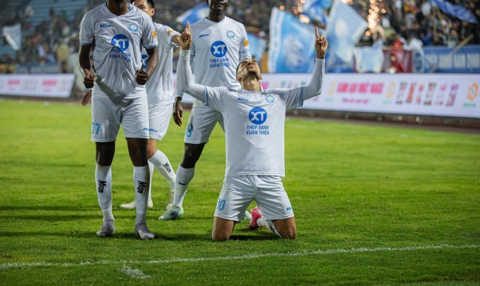 Tiền vệ Brazil gây ấn tượng với HLV Kim Sang Sik