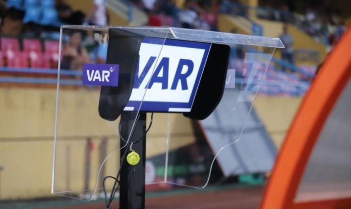 VAR bất ngờ hỏng tới 2 lần ở 1 SVĐ tại V-League