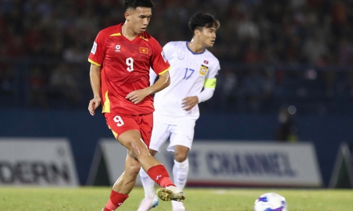 HLV Kim Sang Sik tìm ra tiền vệ con thoi số 1 cho ĐT Việt Nam