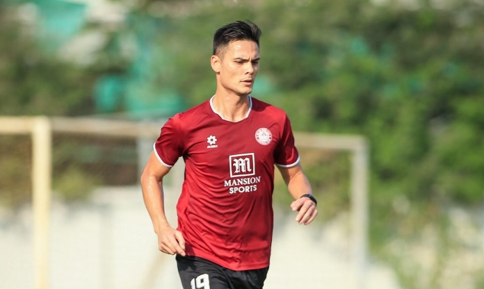 Sự cố hy hữu khiến sao Việt kiều phải về làm thủ môn