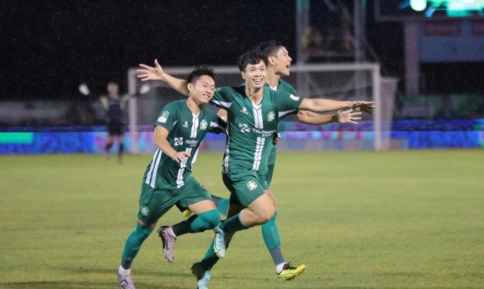 Đội của Công Phượng gặp khó trong trận quyết định của mùa giải