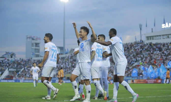 AFC thốt lên 1 điều về khi Nam Định tiến sát chức vô địch