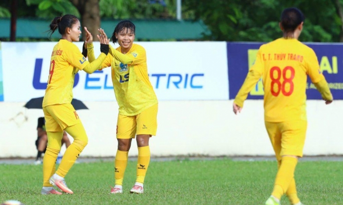 Đội Huỳnh Như thắng đậm 7-0, dẫn đầu bảng xếp hạng